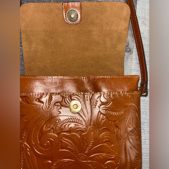 👜Patricia Nash Embossed Balluri Leather Crossbody Bag - Picture 7 of 13